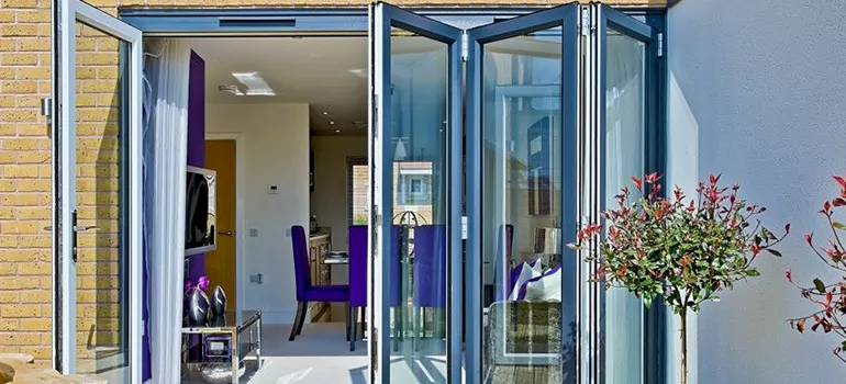 Commercial Door Glass Repair in Miami Beach, FL